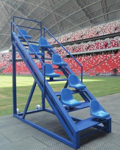 Escalera Para Jueces Escaleras para jueces de 6, 8, 10 ó 12 asientos, en aluminio. El bastidor está construido en perfil de aluminio (80 x 60 x 3 mm) con bordes muy redondeados.