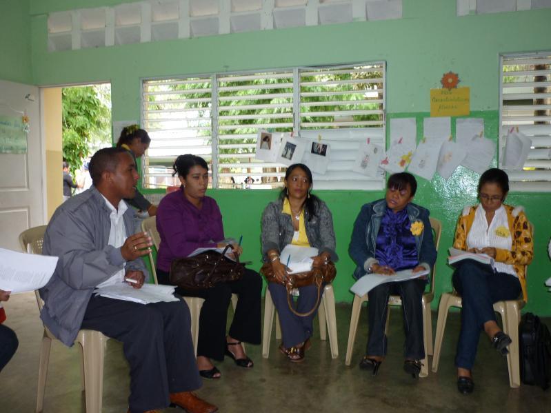 + Otro ejemplo: CETT en la República Dominicana Talleres de formación para mejorar enseñanza del lenguaje