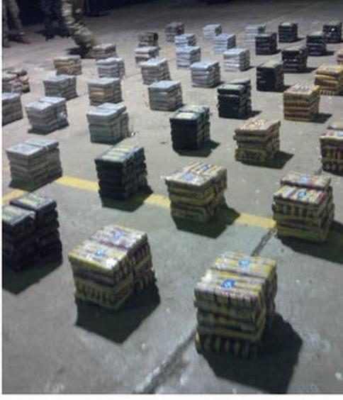 Autoridades panameñas incautaron un cargamento de droga que era transportado en una lancha por el rio Corotú en la provincia central de Veraguas el cargamento tenía un peso de 531