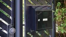 V-4090 El bocacartas permite depositar la correspondencia desde el exterior de una puerta o verja.