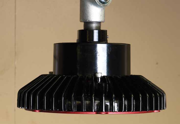 Serie Vaporgard LED Seguras. Confiables. Eficientes. Crouse-Hinds una serie de Eaton ofrece el portafolio más amplio de luminarias LED para cualquier aplicación industrial o peligrosa.
