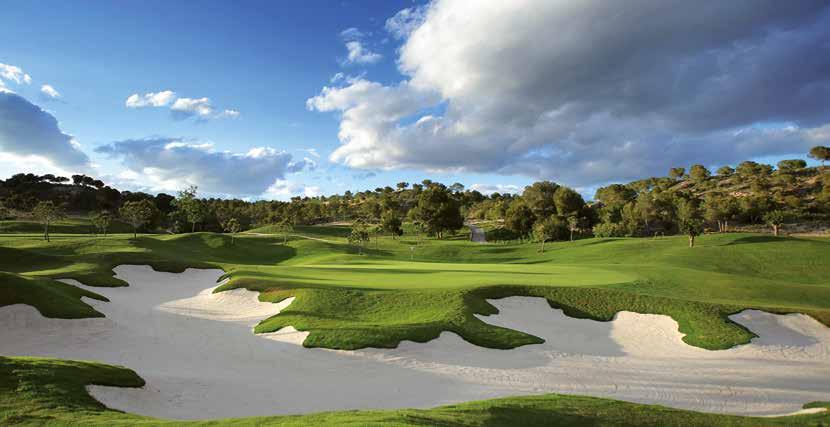 El campo de golf de Las Colinas destaca por su exclusivo y singular diseño.