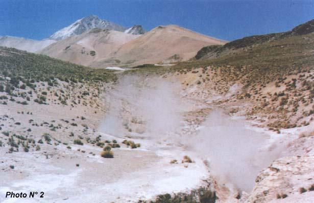 TUTUPACA (TACNA MOQUEGUA) Manantiales de agua termales 40 C -87 C y presencia de geysers.