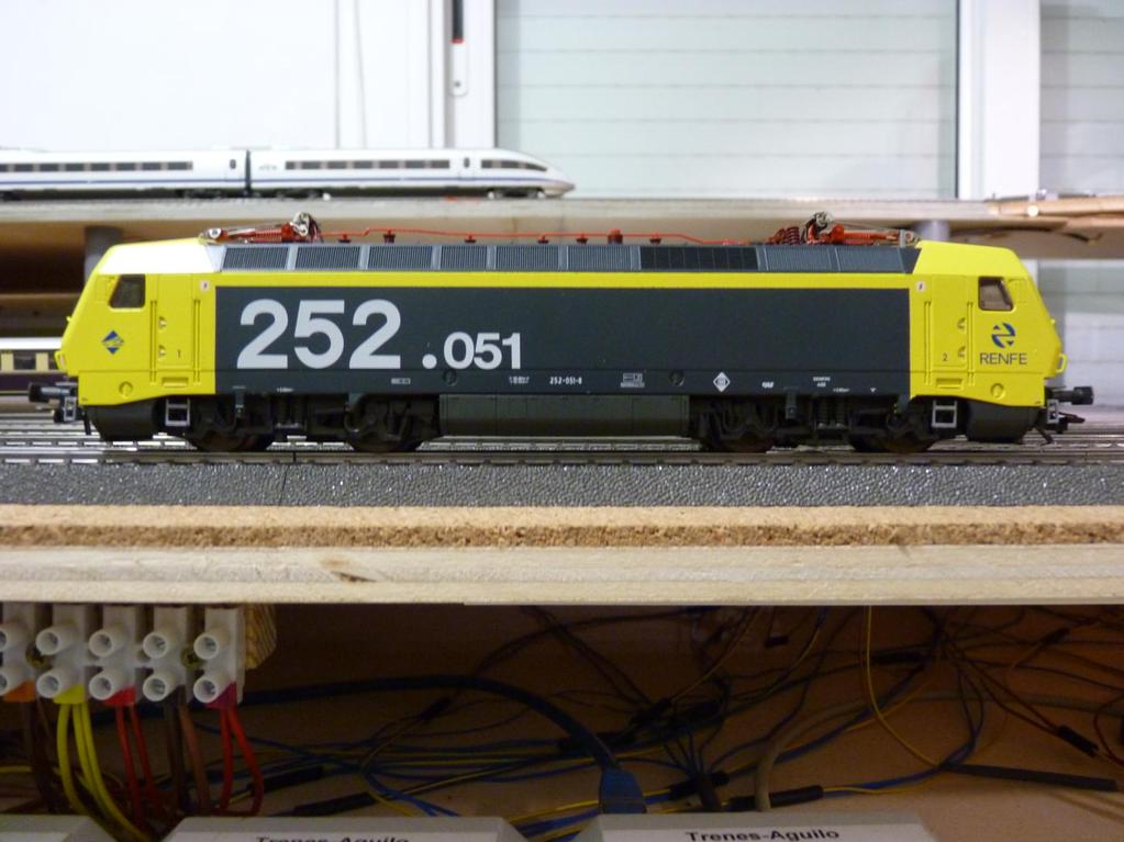 Como colocar las fotografías personales de nuestras locomotoras en la CS2 En primer lugar deberemos hacer la fotografía de la locomotora con nuestra cámara digital, hay que procurar que si la cámara