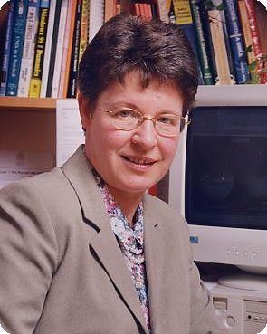 15 DE JULIO AÑO 1943 Nace la astrofísica inglesa Susan Jocelyn Bell Burnell. Susan Jocelyn Bell Burnell (15 de julio de 1943 ) Astrofísica inglesa. Descubrió los primeros cuatro pulsares.