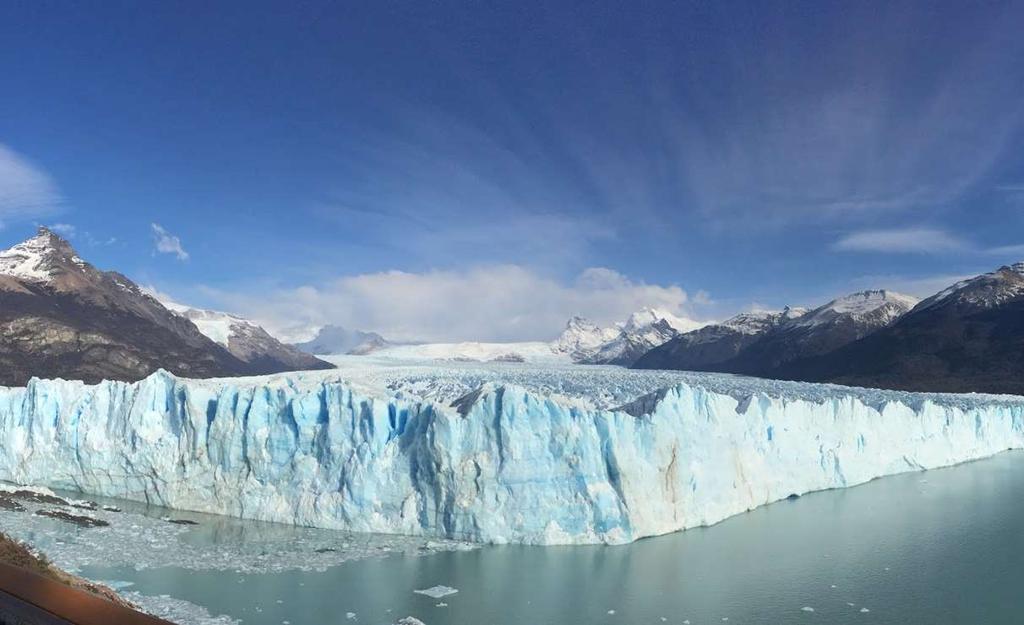 Glaciares Acumulación de hielo de origen atmosférico que se mueve sobre el suelo, generalmente de forma lenta, durante un período