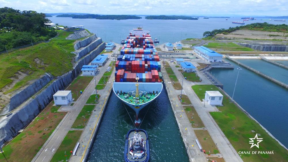 CANAL DE PANAMÁ Visita y Recorrido por el Canal de Panamá. Canal de navegación, ubicado en Panamá, en el punto más angosto del Istmo de Panamá, entre el Mar Caribe y el Océano Pacífico.