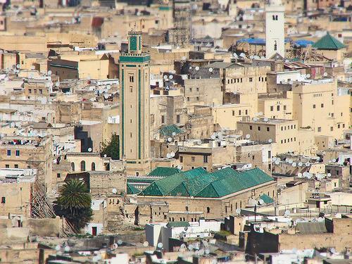 La Medina de Fez el-bali, la mayor de las dos de la ciudad, es la mayor zona peatonal del mundo, y fue declarada Patrimonio de la Humanidad por la Unesco