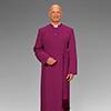 Pero para uso ordinario, los obispos usan sotanas moradas con cinturón del color propio de su dignidad.