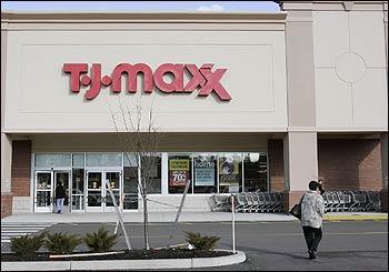 Casos reales Diciembre de 2006: La cadena de retail estadounidense TJX detectó que atacantes lograron acceder a la red de procesamiento de transacciones de la compañía, y robaron información de más