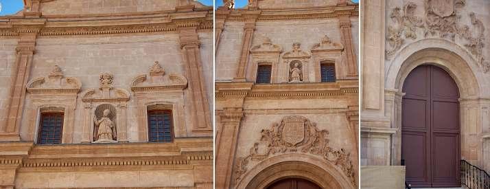 ❶ Cuerpo superior central con dos ventanas y una hornacina entre ellas con la imagen de San Indalecio, ❷ Detalle de la calle central de la fachada. ❸ Las tres puertas sobre unas escaleras.