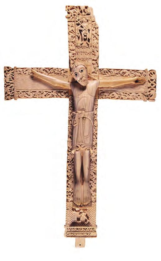 La decoración del crucifijo representa el tema de la muerte y la salvación de la humanidad gracias a Jesucristo.