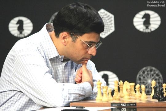 O site do Xadrez - 38/81 Candidatos R9: Anand se impone a Aronian 22/03/2016 En la víspera del día de descanso, Anand venció a Aronian y se suma al liderato de Karjakin.