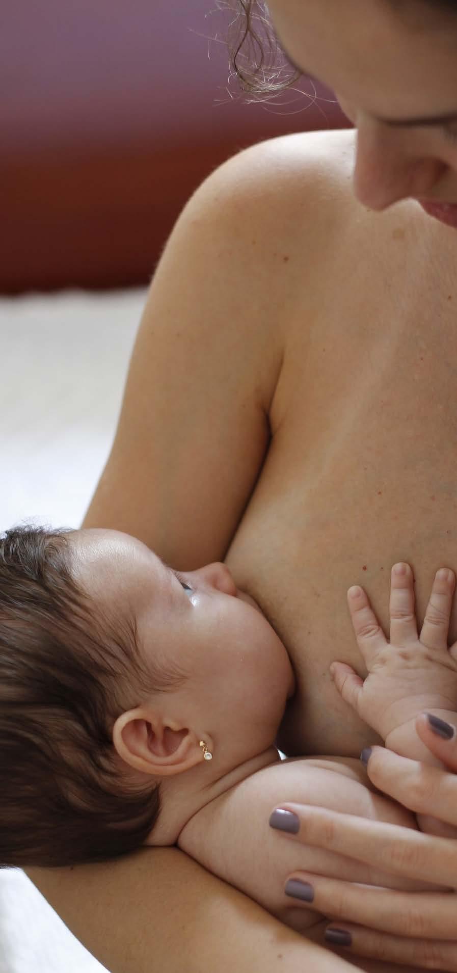 12 La Introducción leche materna es lo mejor para tu bebé, porque... Le aporta proteínas adecuadas para su desarrollo, tanto en cantidad como en calidad y composición. Contiene anticuerpos.
