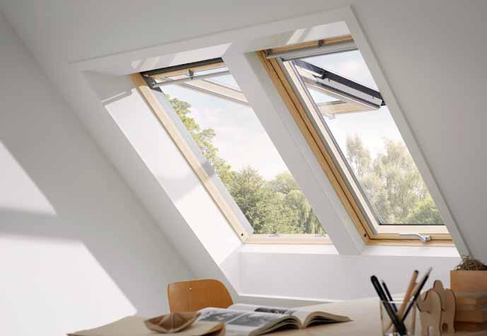 Ventana proyectante con apertura hasta 45º VELUX La ventana para techos luz natural confort ahorro de energía 15-55 Modelo proyectante manual hasta 45º GPL.