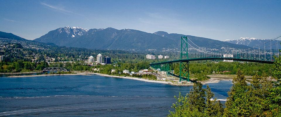 North Vancouver es famoso por su bello entorno natural, ubicado entre las montañas y el océano, a unos 15 minutos del centro de Vancouver.