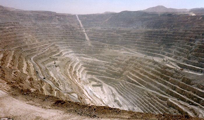 2.2. Indicadores de competitividad de la minería chilena Chile es considerado un país minero a nivel mundial, ya que es el primer productor de cobre.