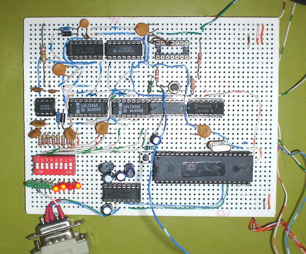 mediante osciloscopio a la salida del circuito que la señal RS-232 es convertida en una señal TTL.