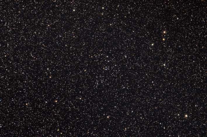 Objeto: C016 ( NGC 7243 ) Tipo: Cúmulo Abierto Clase: IV 2 p Constelación: Lacerta AR: 2215.1 Dec: +49 54 Magnitud: 6 Distancia (a.l.): 2.800 Eje Mayor: 21.