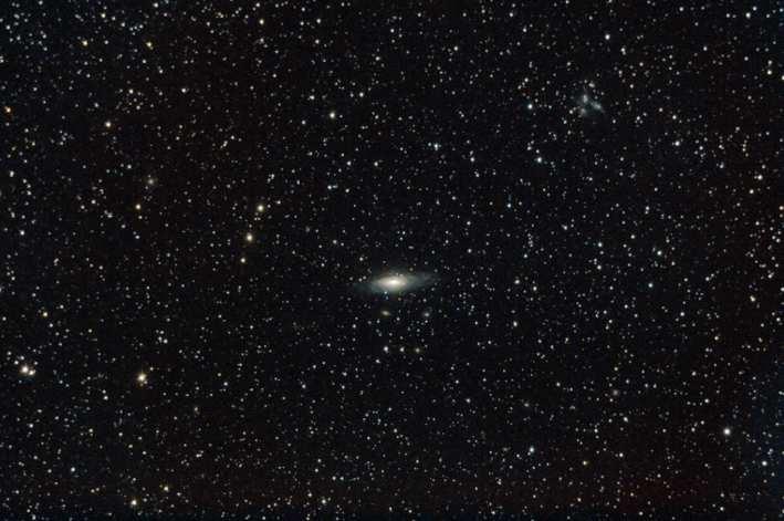 Objeto: C030 ( NGC 7331 ) Tipo: Galaxia Clase: SBc Constelación: Pegasus AR: 2237.1 Dec: +34 25 Magnitud: 10 Distancia (a.l.): 46 millones Eje Mayor: 10.2 m F (mm): 750 Eje Menor: 4.