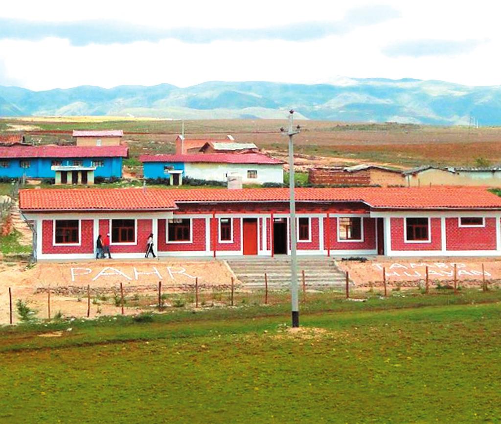 A abril de 2016 se ha invertido más de S/ 10 millones en 17 Tambos 73 mil pobladores BENEFICIADOS Más de 20,000 familias que residen en áreas rurales y dispersas de Cajamarca, accederán también a
