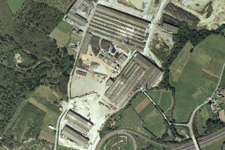 2.2. LOCALIZACIÓN Y ACCESO PMA cuenta con una Planta de Tratamiento situada en el Término municipal de Laracha Se encuentra situado en las proximidades de la autovía A-52 entre A Coruña