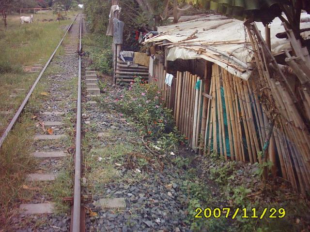 Trayectos de la infraestructura férrea entre Buga y Tulúa presentan invasión de la banca por parte