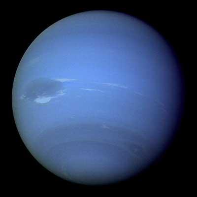Neptuno visto con la sonda Voyager y desde la Tierra