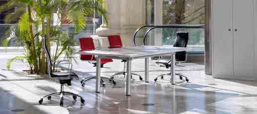 MESAS DE OFICINA Mesas de oficina GALERY Las mesas de oficina de la serie GALERY están diseñadas con una estructura tubular robusta de acero pintado con sección circular.