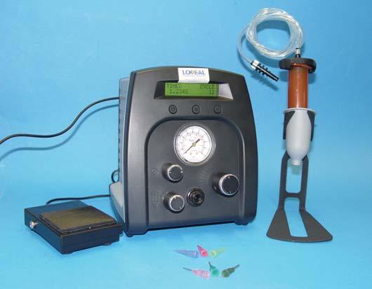 Dosificadora Neumática Unidad Dosificadora Neumática para dosificación manual de adhesivos anaeróbicos y cianoacrilatos. Equipado con válvula dosificadora con actuador de pedal o de mano.