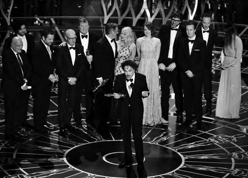 Tekst 3 Entrevista al cineasta mexicano Alejandro González Iñárritu 5 10 15 20 25 (1) Birdman ganadora del Oscar 2015 como mejor película es la primera comedia dirigida por Alejandro González