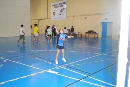 3.-ESCUELA MUNICIPAL DE BADMINTON Tipo de actividad: Actividad de iniciación deportiva.