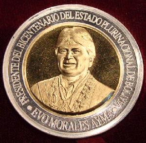 Noticias y Eventos Moneda con la imagen de Evo Morales, presidente de Bolivia: la Casa de la Moneda de Chile acuñó cinco monedas de oro como parte de la conmemoración del Bicentenario de