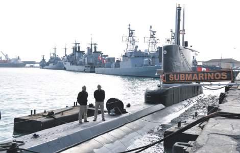 Del 31 de agosto al 3 de octubre de 2016, dos oficiales navales, recibieron capacitación básica como operadores de Sonar en las instalaciones de la Escuela de Submarinos de la Marina de Guerra del