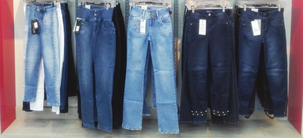 En la parte inferior (nivel #1) se ubican los jeans por silueta, cada silueta debe tener adelante las referencias mas nuevas y atrás las mas viejas. 2.