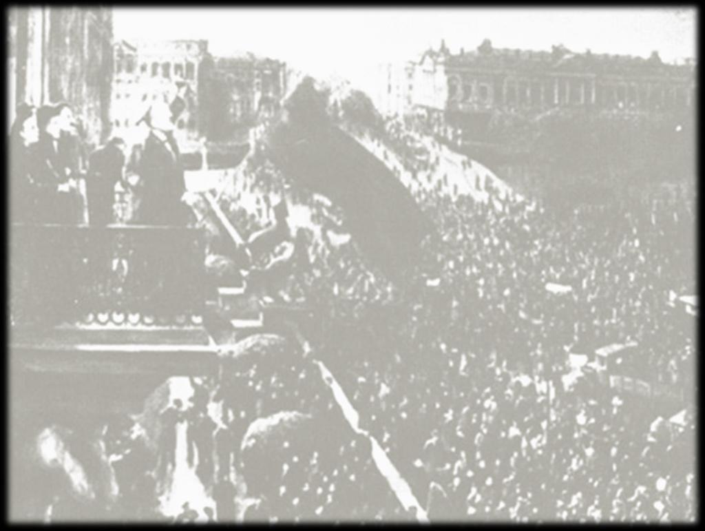 Lucha durante la Primera Guerra Mundial Durante la Primera Guerra Mundial, Clara Zetkin junto a otros influyentes miembros del Partido Socialdemócrata de Alemania, rechazaron la política pactista del