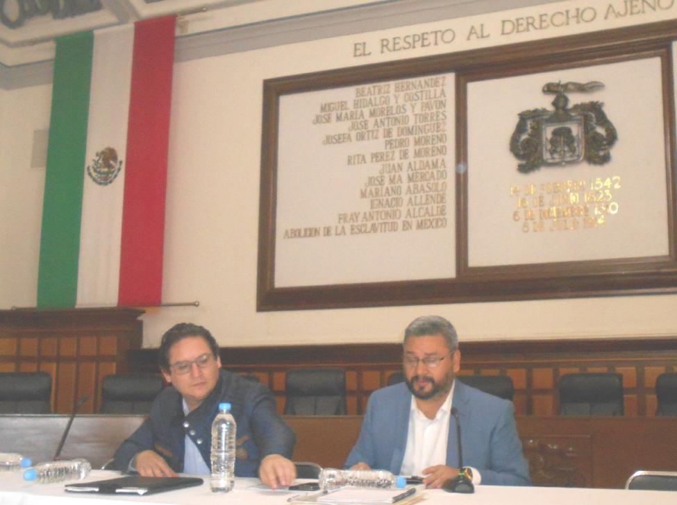 Estado, en digna representación del gobernador Jalisco Jorge Aristóteles Sandoval Díaz, flanqueado, en el
