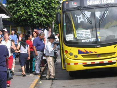 autobús podrán hacer conexiones entre Guadalupe y La Uruca; Hatillo y Guadalupe; Moravia y La Valencia; La Uruca y Escazú, entre otros puntos, sin necesidad de llegar hasta la ciudad capital y hacer