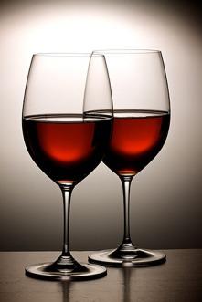 Descobriràs i adquiriràs coneixements sobre l'origen i la riquesa de les aromes en un vi, el seu color, textura i potencial gustatiu.