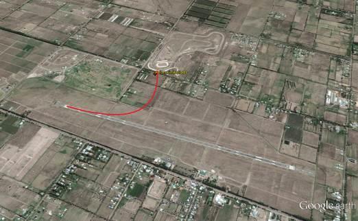 Fig. 2: Imagen aérea del aeropuerto con la trayectoria del avión hasta el accidente 1.