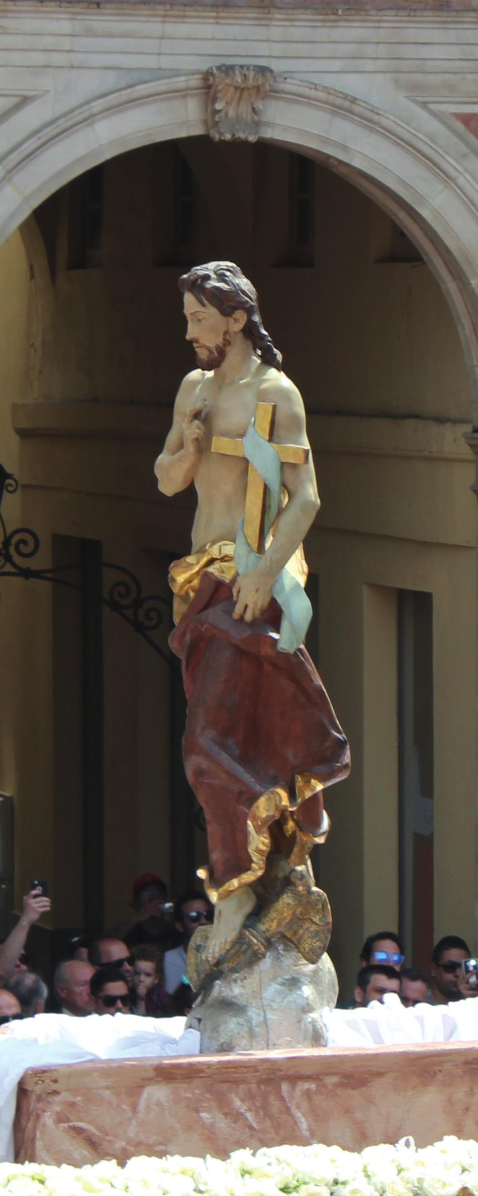 Santísimo cristo resucitado José Capuz Mamano (1884-1964) realizó la imagen del Santísimo Cristo Resucitado junto a dos soldados romanos que custodiaban el sepulcro en el año 1946.
