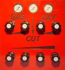 CONSOLA DE MEZCLA DE GASES MANUAL O AUTOMÁTICA La consola de gas manual controlar el ajuste de la presión del gas en el proceso de corte autógeno.