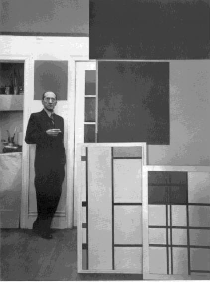 Posteriormente Holtzman alquiló a Mondrian un apartamento en el tercer piso en el 353 East 56th Street. Allí, como siempre, Mondrian pintó las paredes de blanco y añadió planos de color.