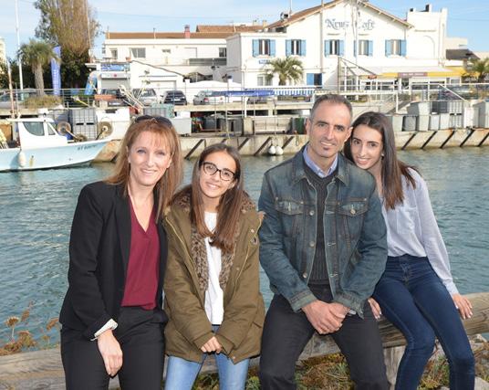 Montpellier Padres y niños de 11 a 16 años. Disfrute en familia de los paisajes del Languedoc-Roussillon y de la preciosa ciudad de Montpellier mientras aprende francés.