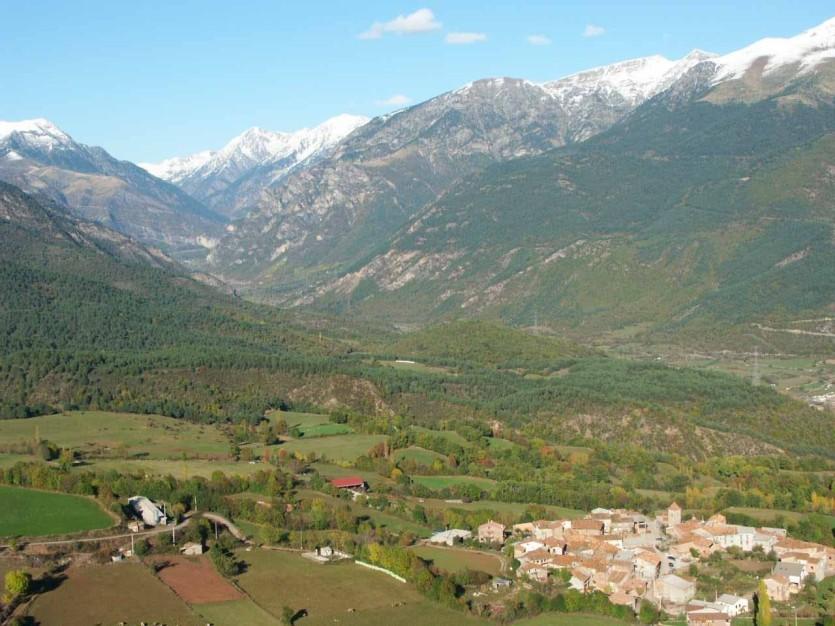 Conformado por los valles y ríos del Noguera Ribagorzana, Ésera y Cinqueta, entre las Comarcas del Sobrarbe y la Ribagorza, en