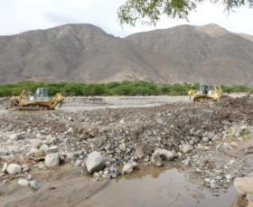 FOTOS DE OBRAS Nombre de la Actividad : Prevención y Mitigación de Desastres en los Ríos y Cauces de las Provincias de la Región Ica - 2012 Actividad : Defensas