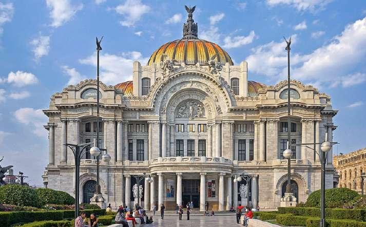 Podrán ser declaradas monumentos las obras de artistas mexicanos, cualquiera que se el lugar donde sean producidas.