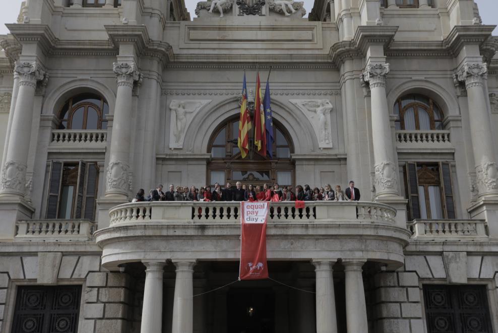 cultural y social de la Comunidad Valenciana y con los medios de