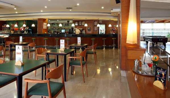 Bares y restaurantes Restaurante Costa Dorada Restaurante buffet y cocina en vivo presenta una oferta cuidada y