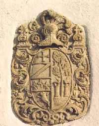 Escudo de los Caro-Guerrero vecinos de Fuente de Cantos, Badajoz.